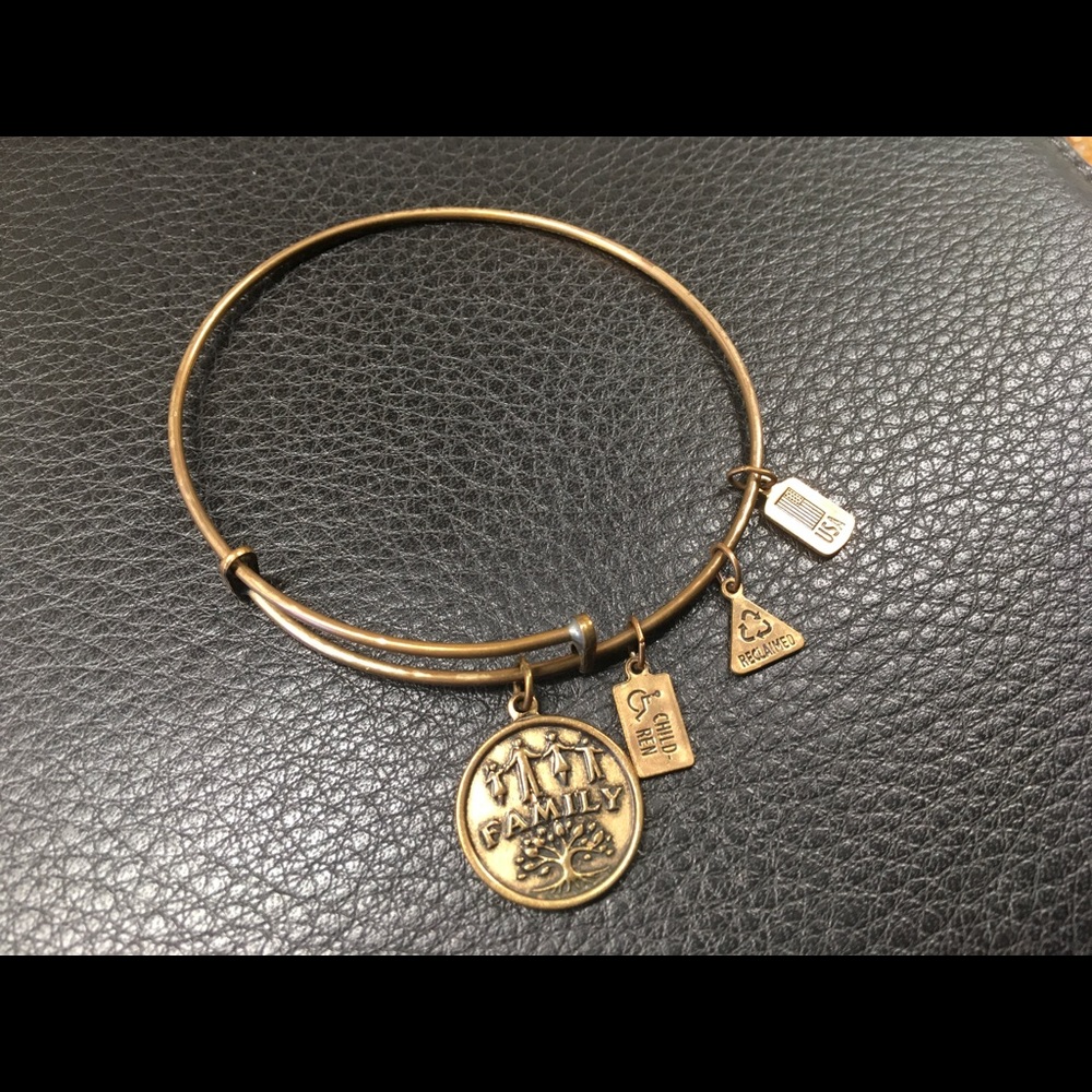 Wind & Fire Bracelet — FAMILY